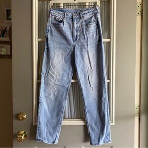 American Eagle Mom Straight Light Wash Jeans